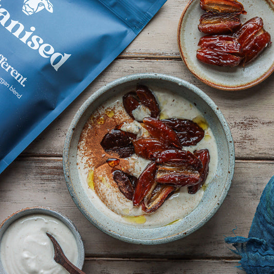 Fried dates with olive oil & yoghurt