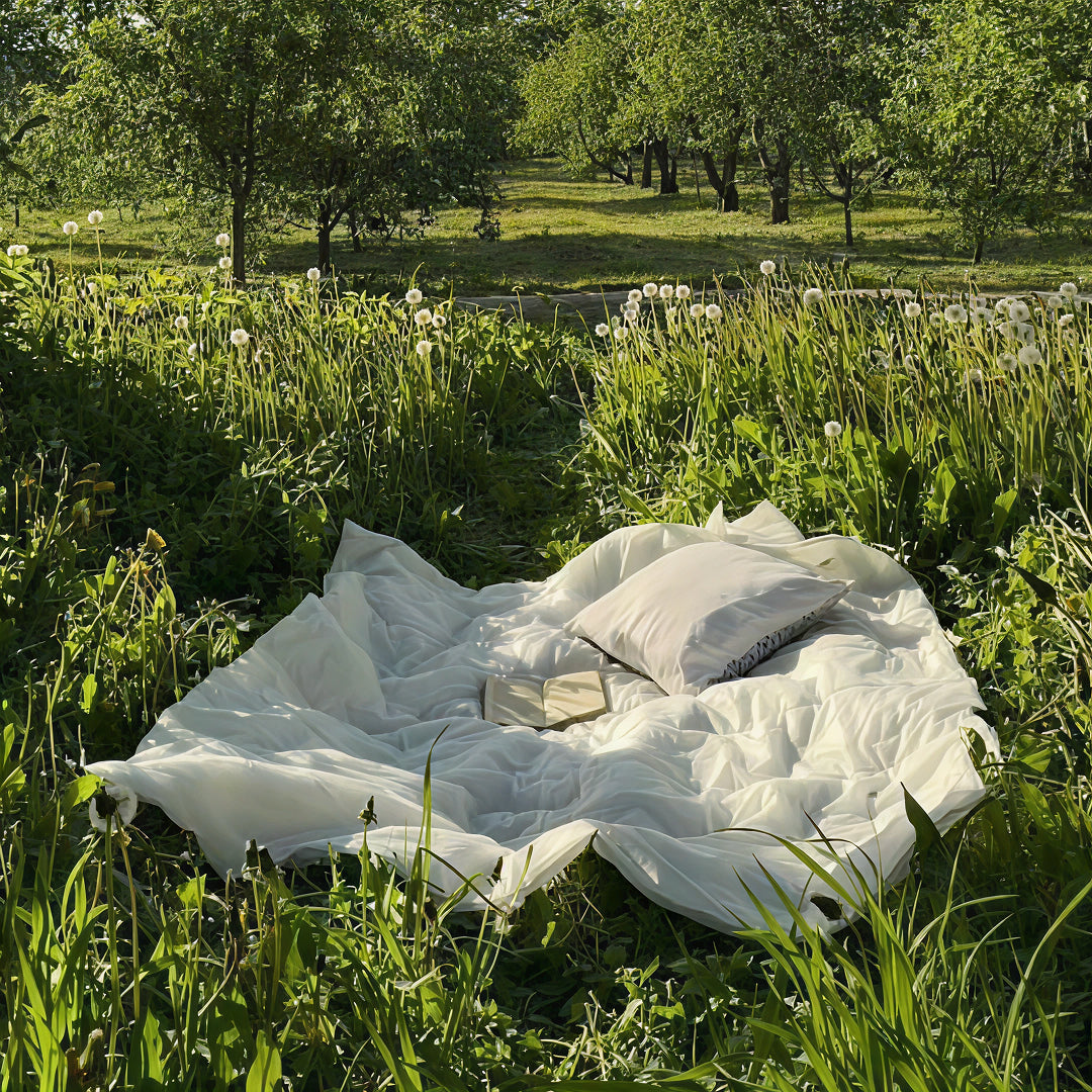 5 steps to restorative sleep (& our sleepy milk recipe)